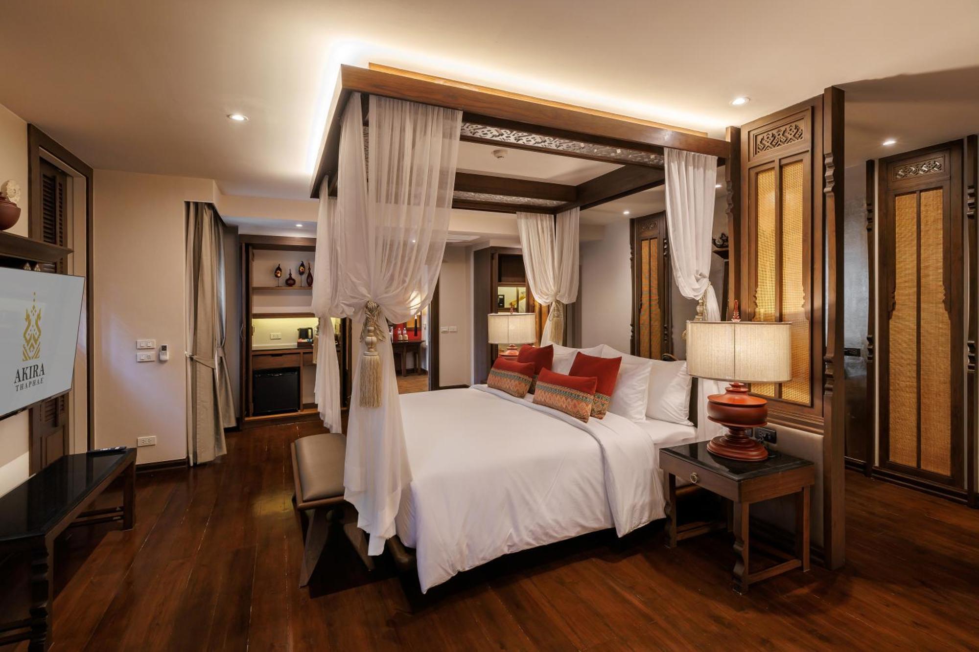 Akira Thaphae Hotel Chiang Mai Exterior photo