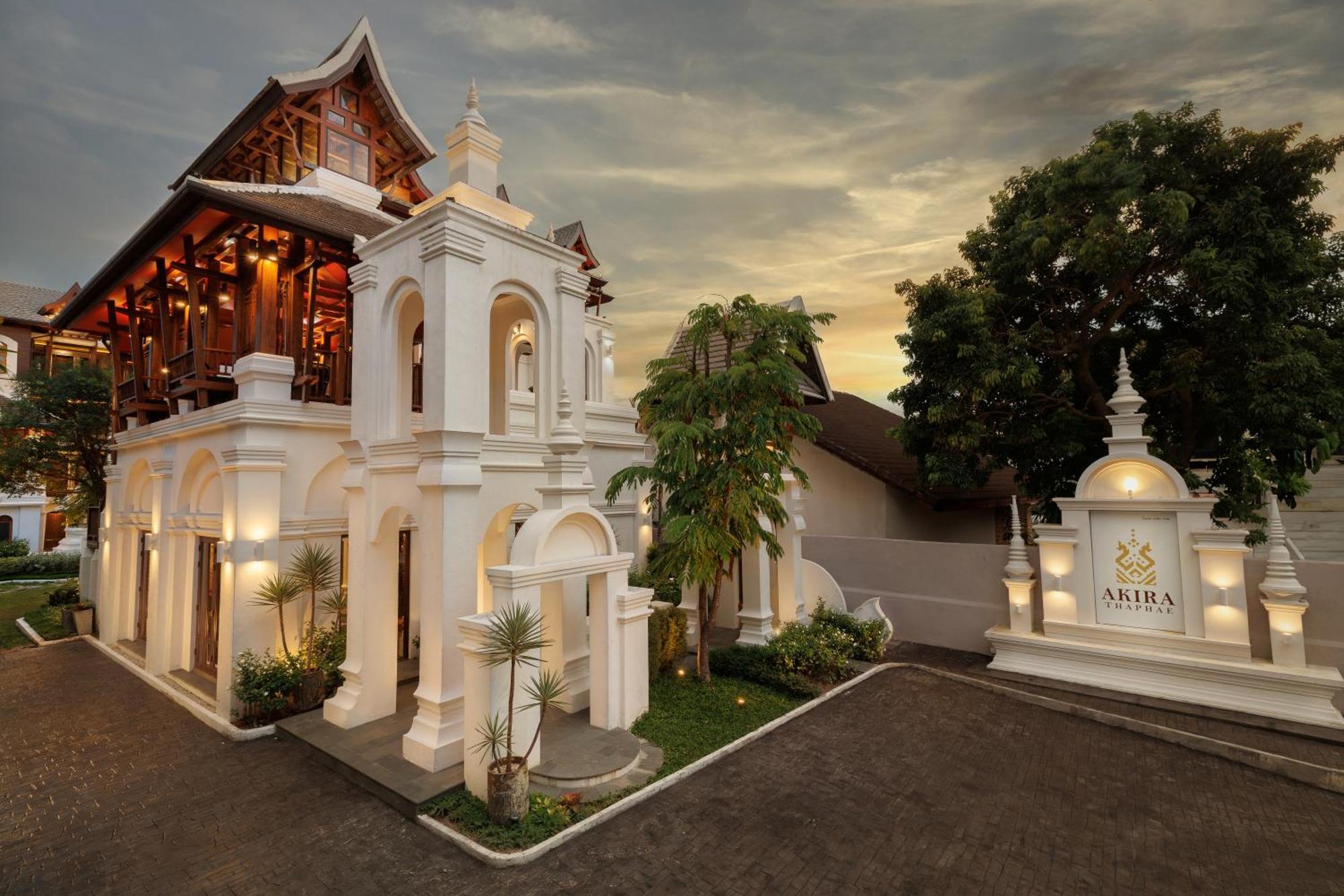 Akira Thaphae Hotel Chiang Mai Exterior photo